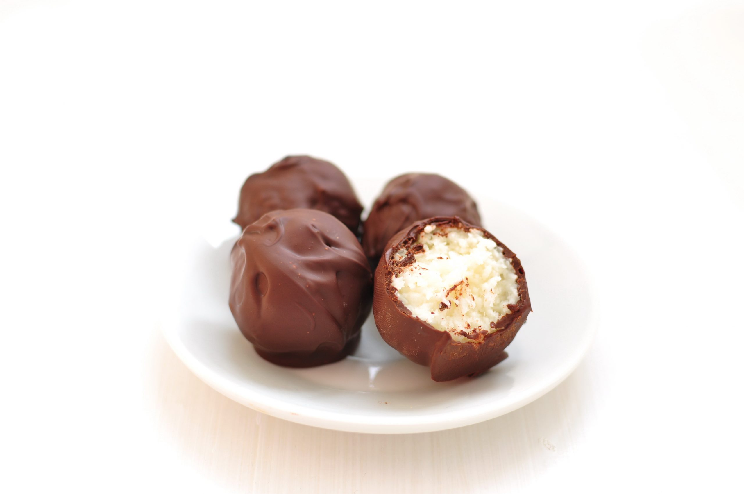 chocolate-coconut-balls