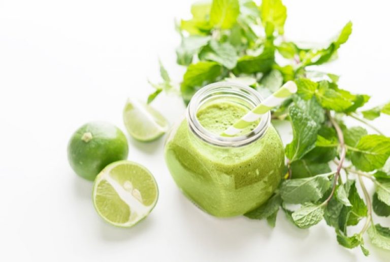 lime green smoothie (1)