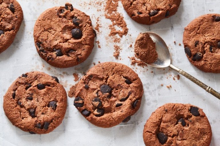 chocolate chip protein cookies (1)