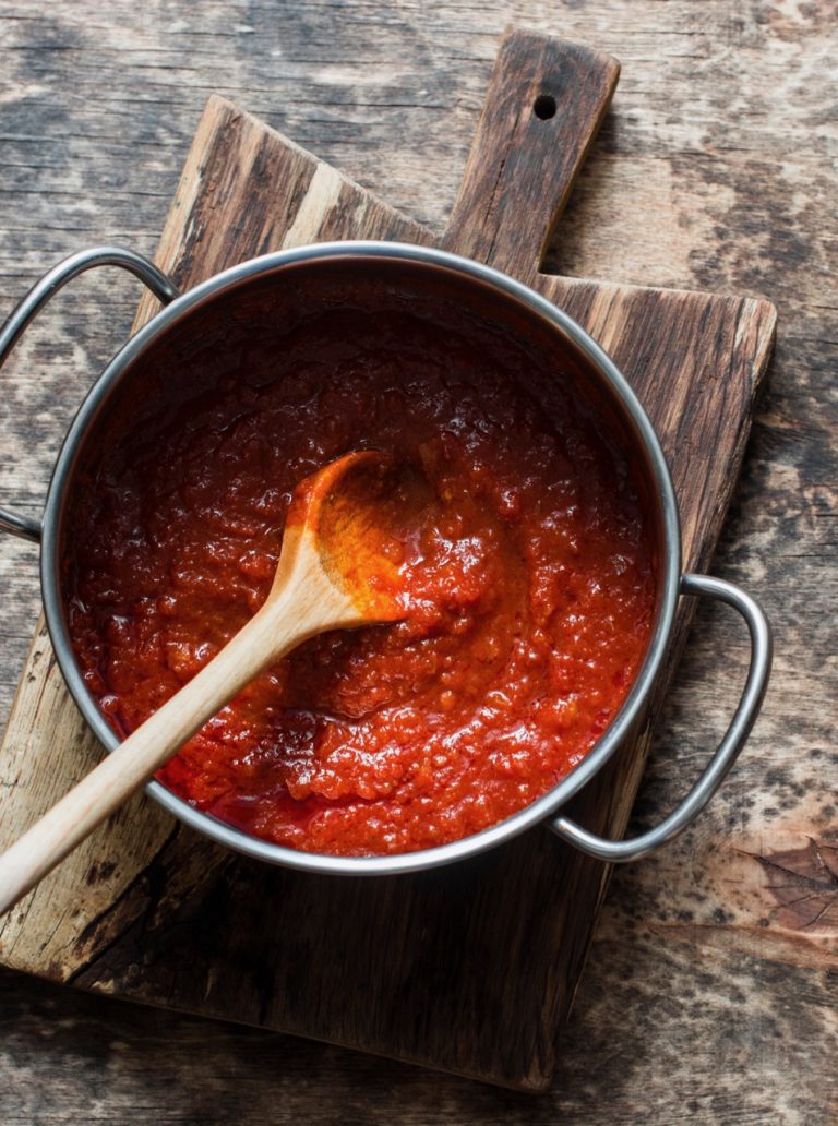 tomato sauce in pan (1)